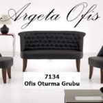 Dinamik bir ofis ortamında sergilenen estetik 7134 Ofis Kanepeleri.